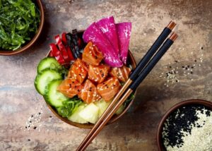 Origines du poke bowl : les influences japonaises