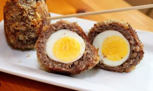 Zoom sur la spécialité écossaise des Scotch Eggs !