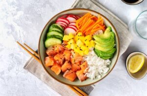 Découvrez la nouvelle tendance healthy food du poké bowl, spécialité hawaïenne